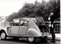 Citroen 2CV gendarmerie
